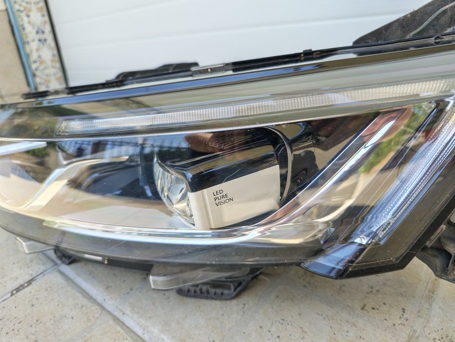 Farol Renault talisman