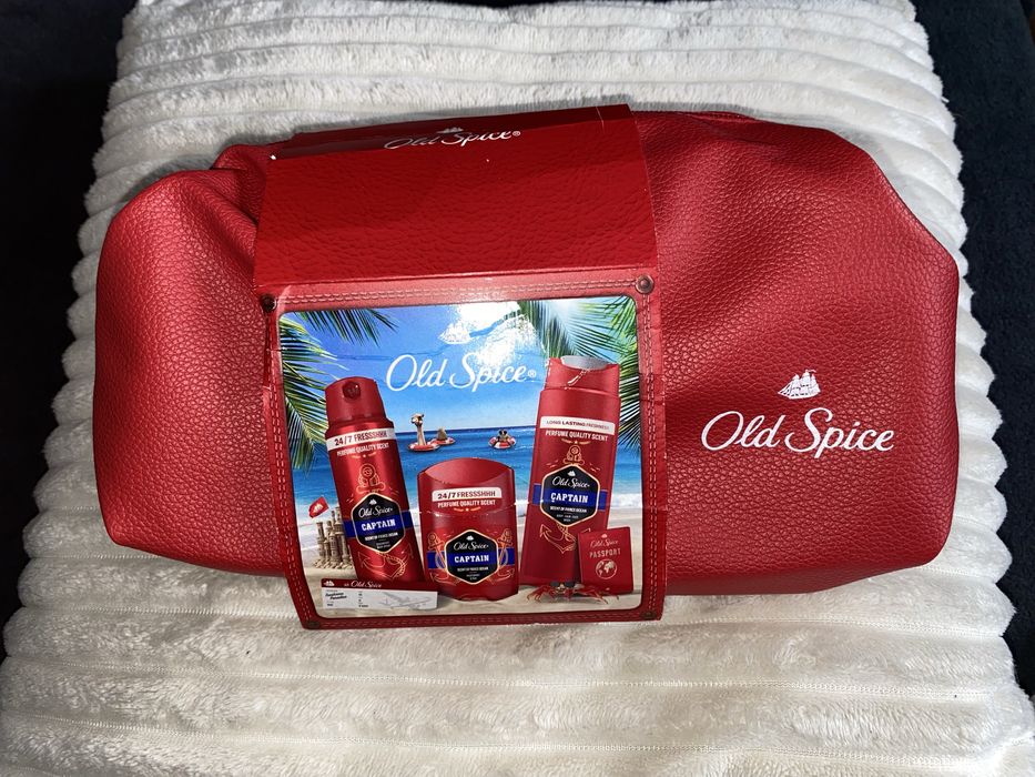 Zestaw upominkowy Old Spice Captain dla mężczyzn z kosmetyczką