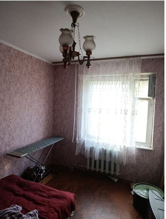 Продаж 3к квартири на Лазурнiй