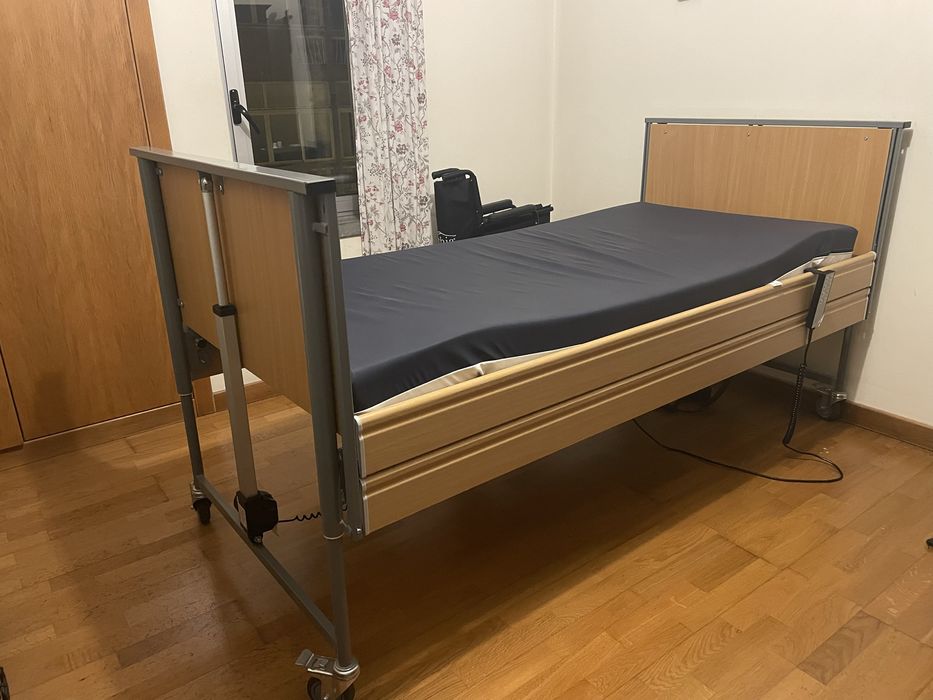 Cama articulada para pessoas com mobilidade reduzida