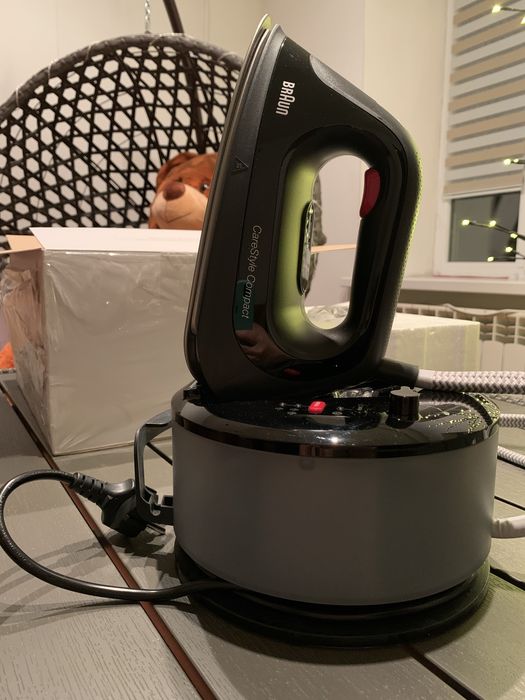 Праска з парогенератором BRAUN CareStyle Compact IS 2058 BK Потужний та практичний Braun 100 років