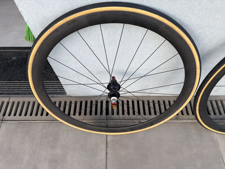 Rodas carbono com pneus novos cepo de 12