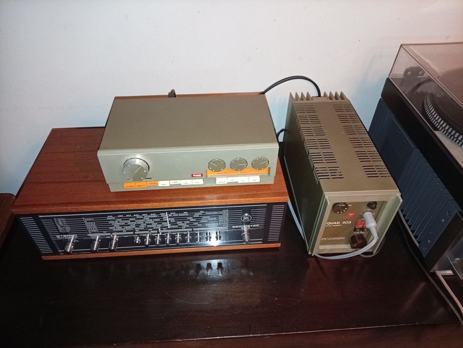Amplificador QUAD pre33 e Power 303