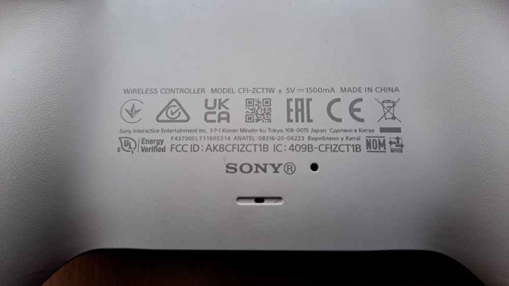Pad bezprzewodowy do PS5 + kabel usb-c