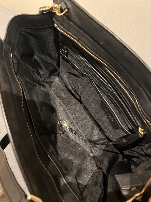 Mala Michael Kors com alça tira colo