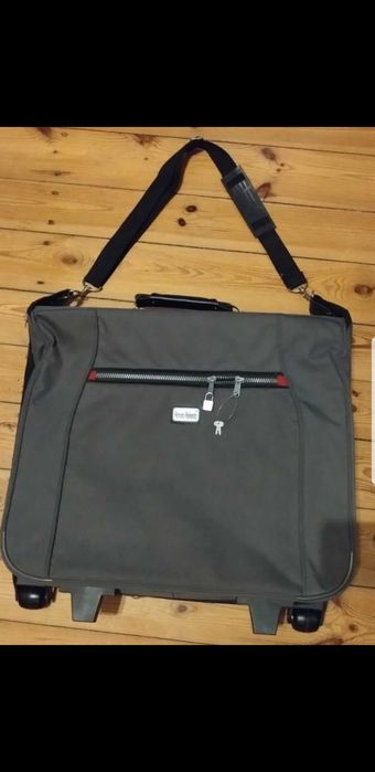 чемодан Renato Rolando для костюмов