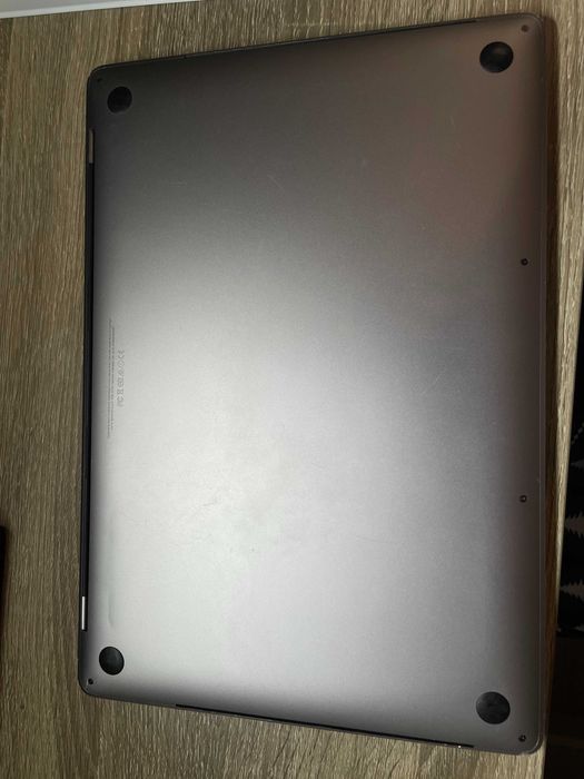 MacBook Pro 15” (2017) i7 / 16GB RAM / 512GB SSD - do naprawy