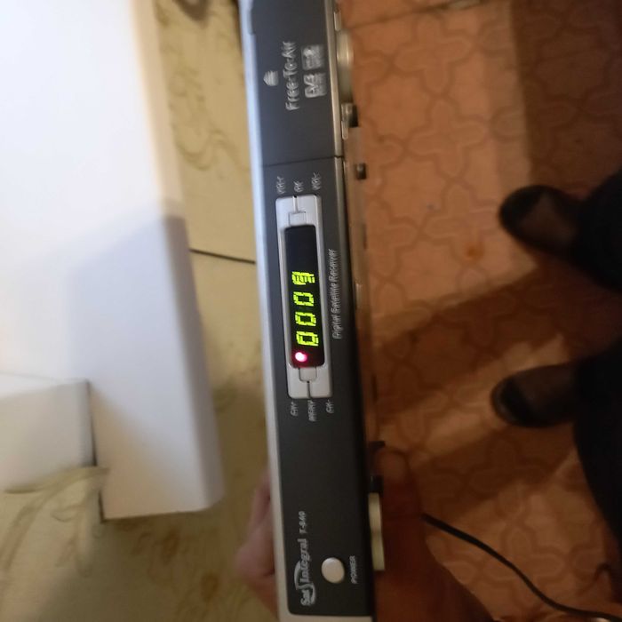 Продаю спутниковый тюнер Sat integral T-840