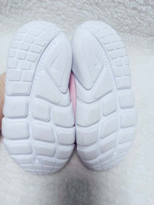Оригінал Nike, 26 розмір, устілка 16.5 см, кросівки для дівчинки