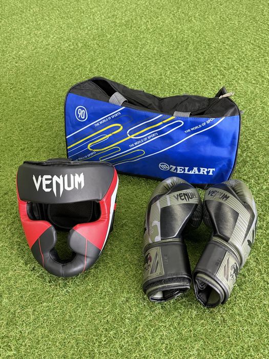 Шолом боксерський Venum  Боксерські рукавиці Venum Impact 12 oz