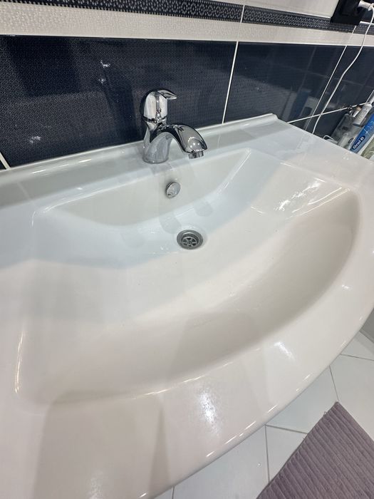 Мийка керамічна з тумбою та дзеркалом