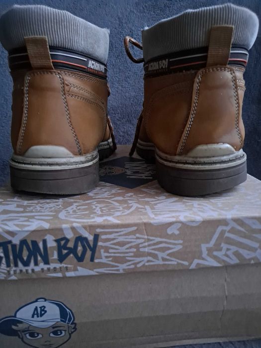 Buty męskie, dla chłopca na jesień/zimę, CCC rozmiar 39, kolor miodowy