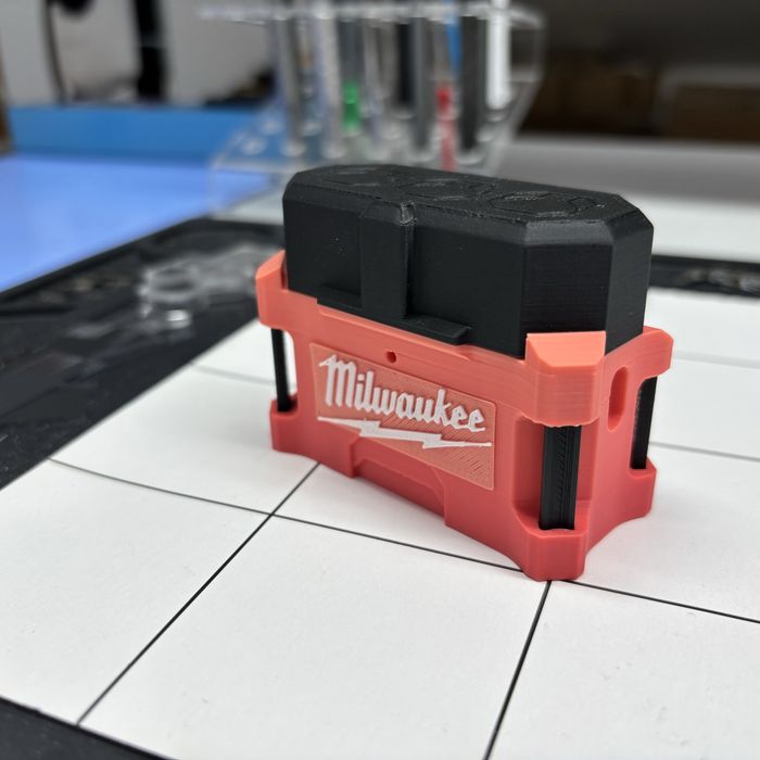 AirPods Pro 3 чохол для кейсу “Milwaukee”