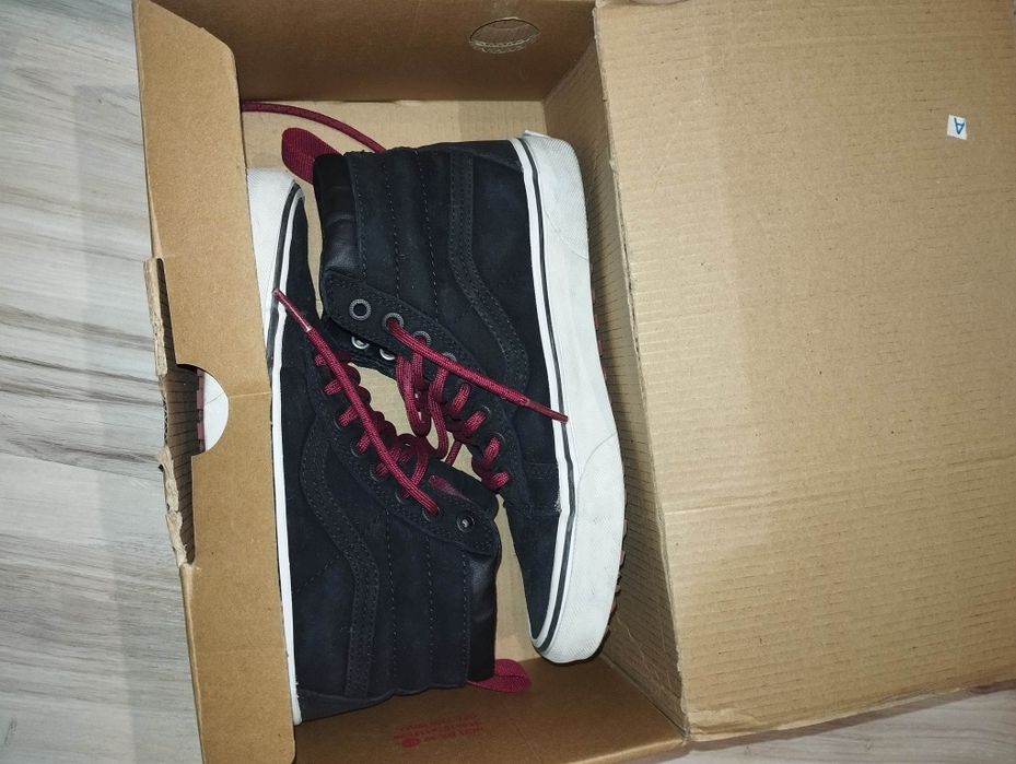 BuButy Vans SK8-Hi MTE (MTE) czarne bordowe black/beet red
Black/