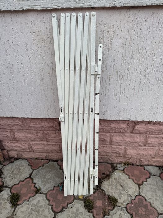 Продаються грати розсувні