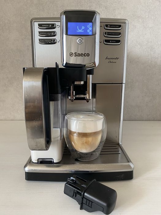 Кавомашина Philips/Saeco Incanto Cappuccino LatteGo Deluxe є Вибір