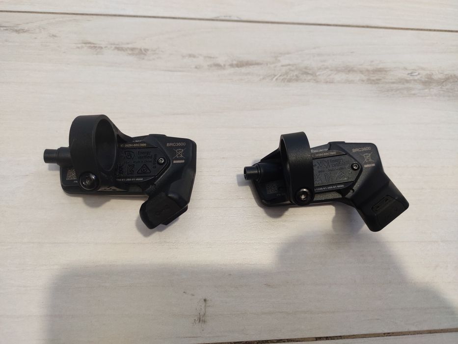 Kiox 300. З кріпленням та пультами.