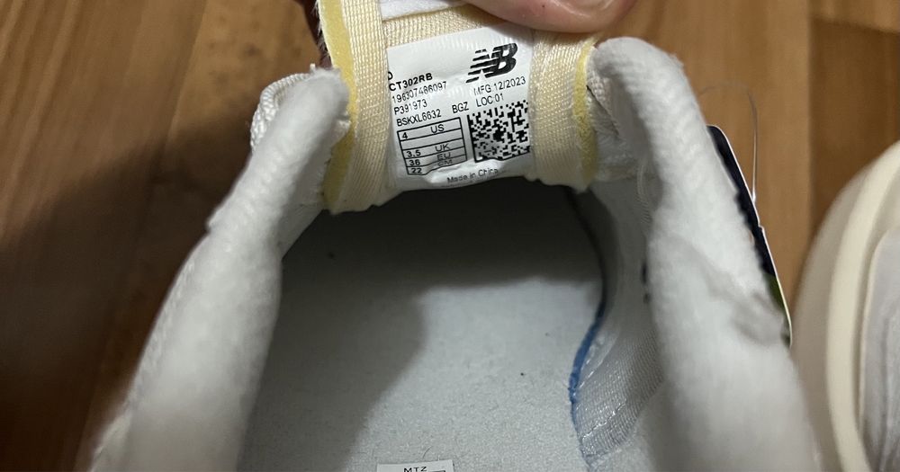 Жіночі кросівки new balance ct302,36р