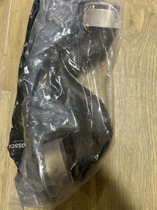 Патрубок турбіни 1,9 tdi awx