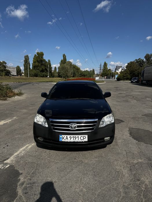 Автомобіль Toyota Avalon