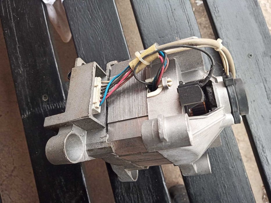 Silnik do pralki Whirpool AWSP 63213P