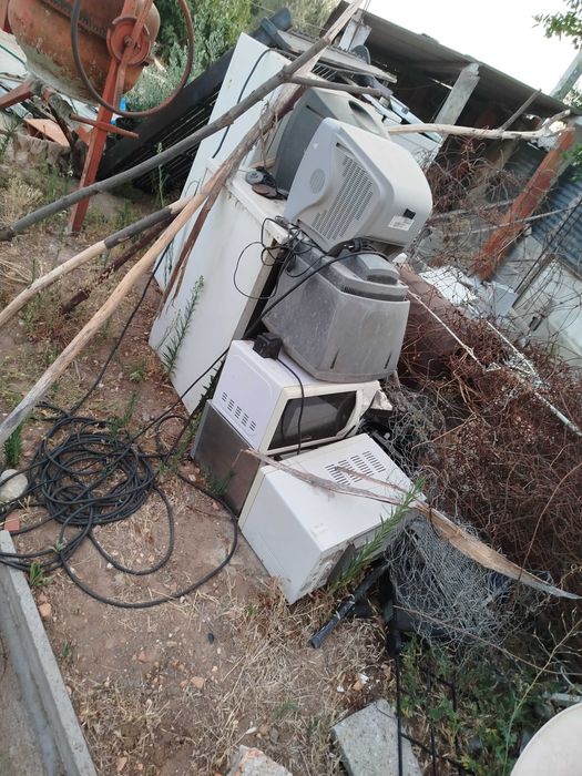 Lote de sucata/ferro velho para desocupar Abrantes
