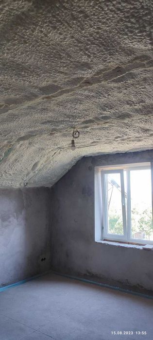 Утеплення Піною Пінополіуретаном Мансард Дах Ангар Склад Перекритя ППУ