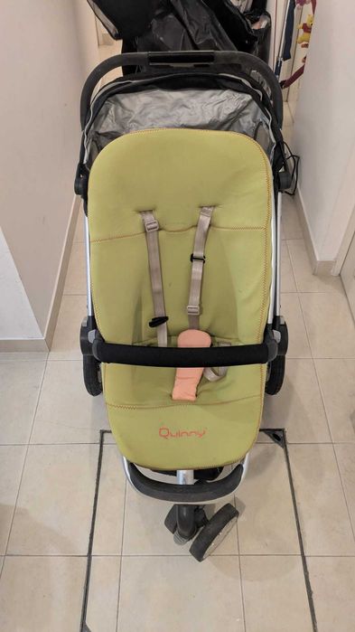 Carrinho Quinny com duas capas e ovo maxi cose