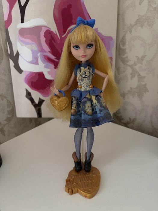 Блонді Локс (Blondie Lockes), базова серія Ever After High