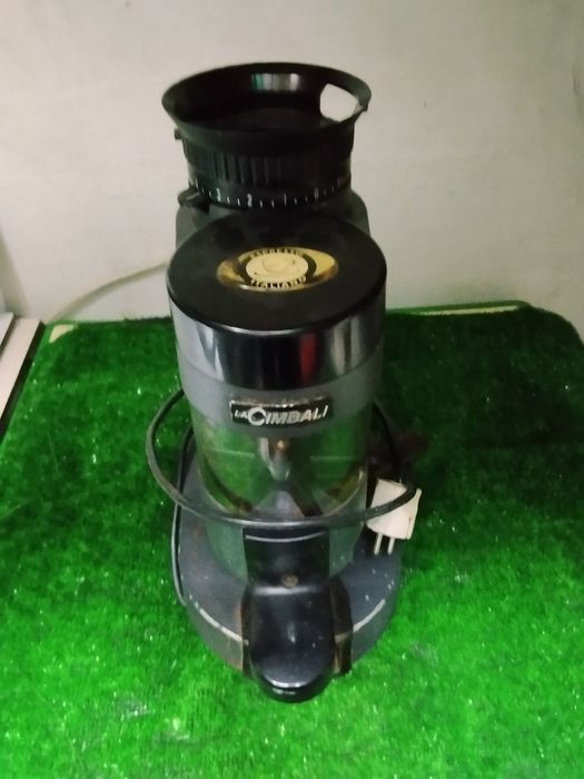 Vendo moinho de café.