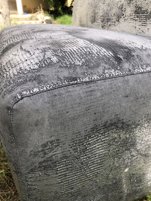 Sofa prateado para bar ou restaurante