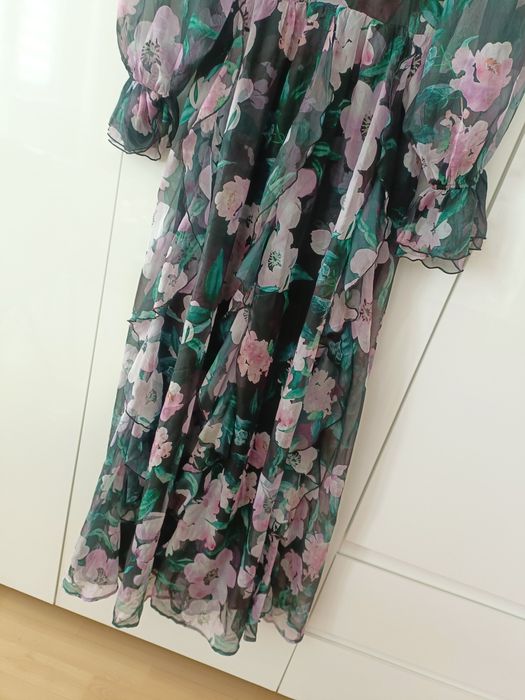 Długa sukienka falbany Mohito