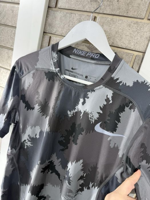 Компресійна футболка Nike Pro Hypercool
