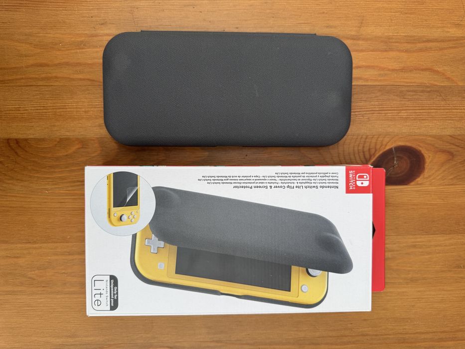 Nintendo Switch Lite Hyrule Edition