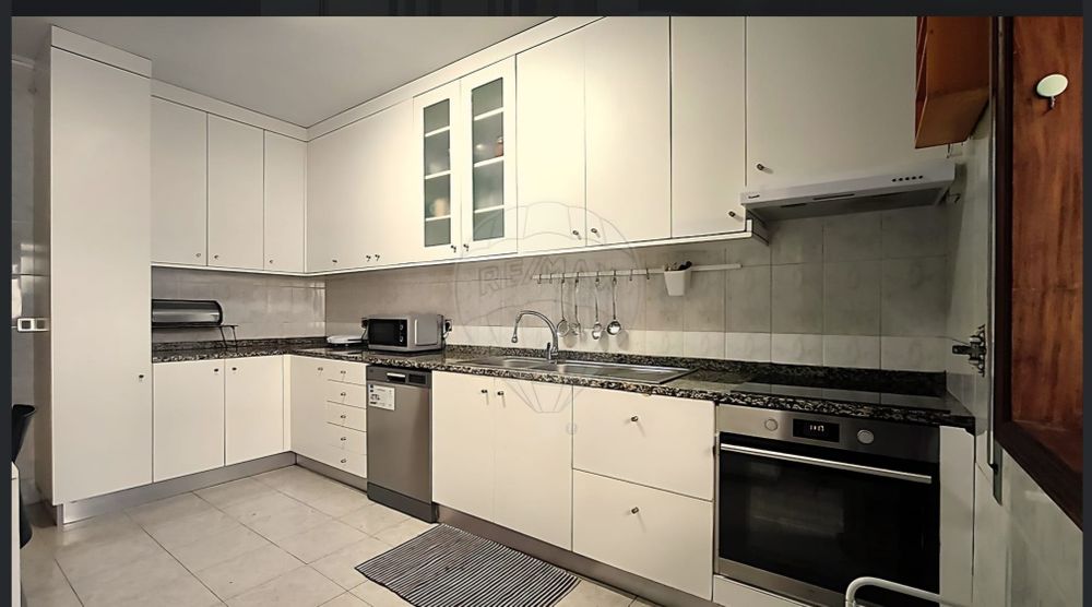 Alugo quarto para Soltero ou Casal,  perto do metro da Maia