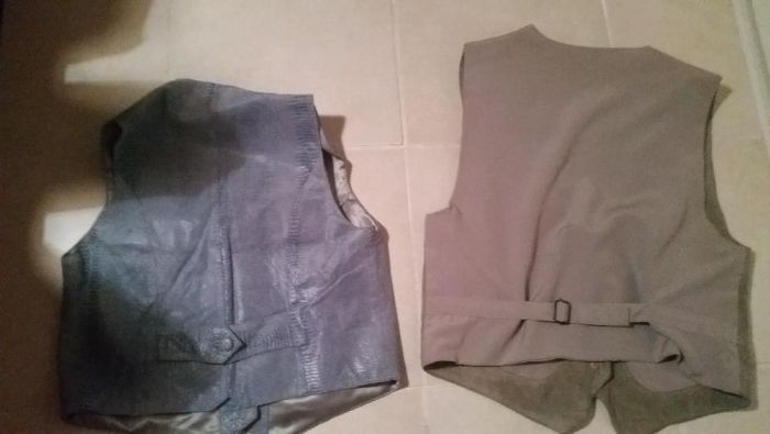 Coletes em pele Novos!