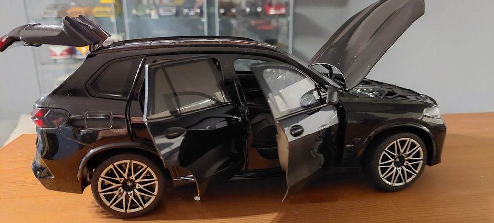 Model 1:18 Model 1:18 Bmw X5M Competition LCI  Heimanba