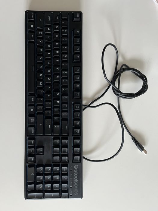Teclado steelseries apex m400