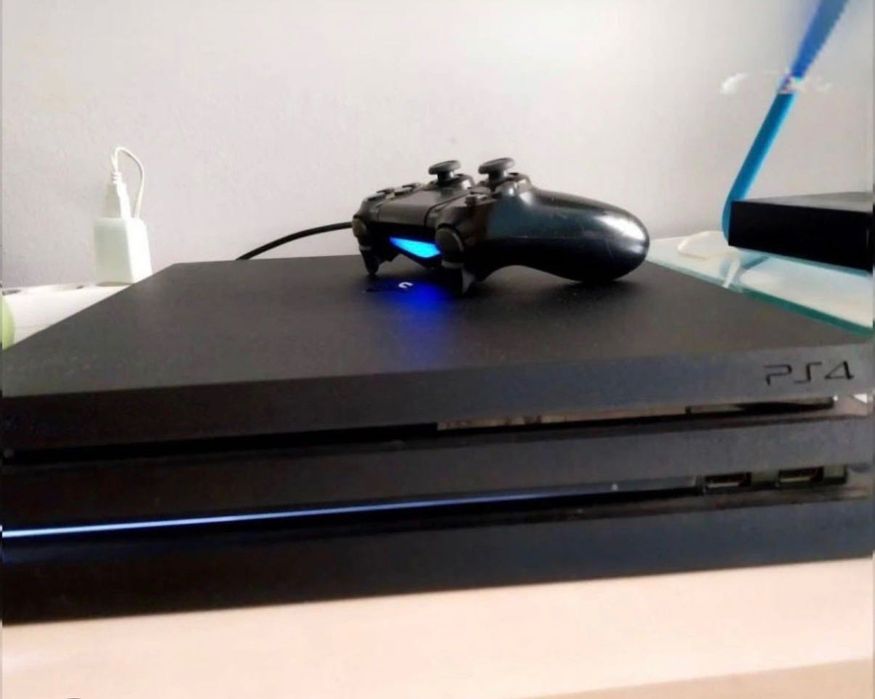 Ps4 Pro 1 tera excelente estado