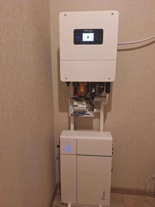 Монтаж систем безперебійного живлення SOLAX для вашої оселі