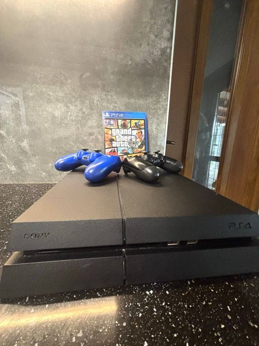 PlayStation 4 Fat | 2 оригінальні геймпади + GTA V | Повністю робоча