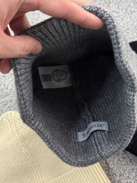 Зимова шапка Moncler