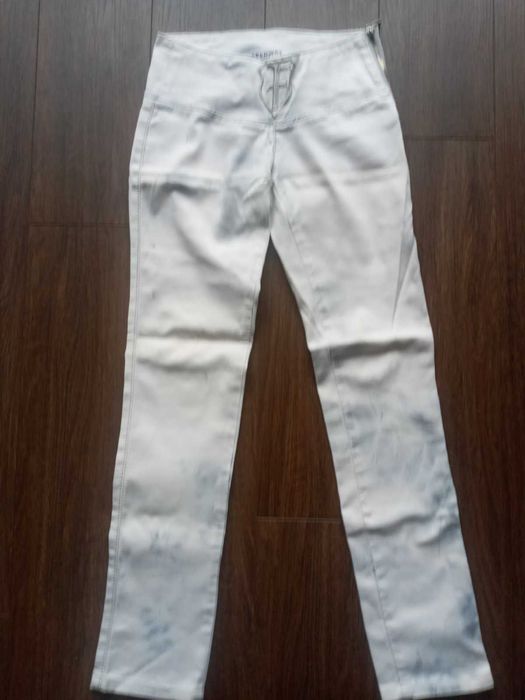 Білі джинси зі скорпіоном