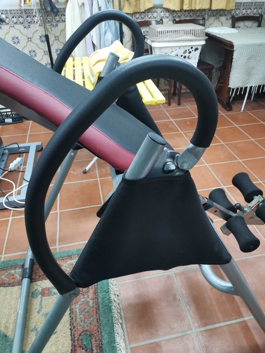 Aparelho de Abdominais / Tábua de Inversão BH Fitness Zero