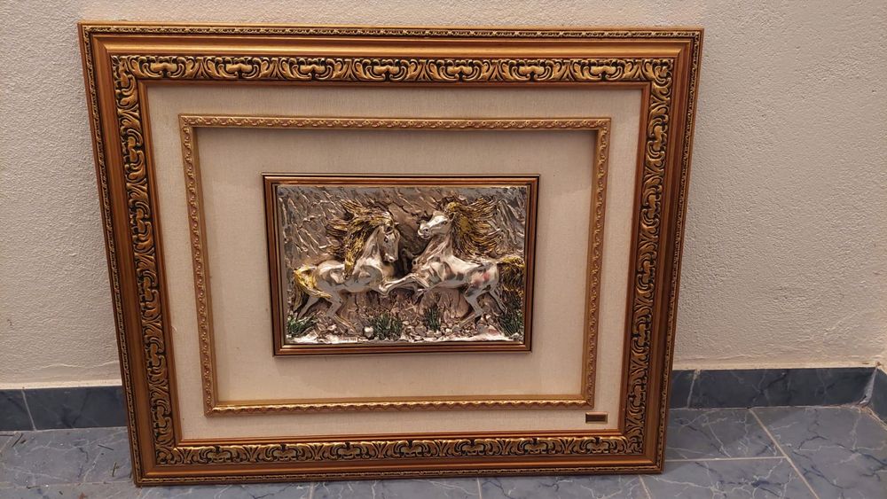 L'Auriol Designer Relief Picture