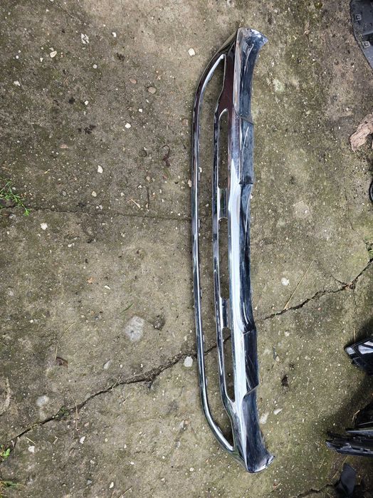 chrom dokładka zderzaka przód Mercedes GLA A247