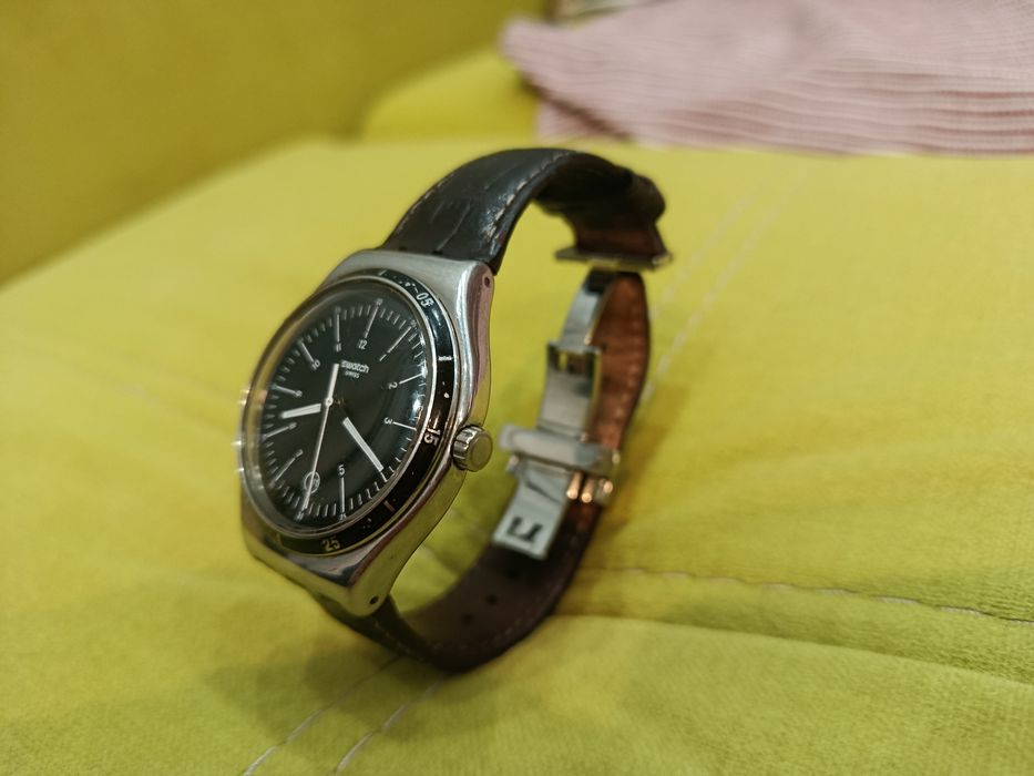 Часы Swatch Yws 400