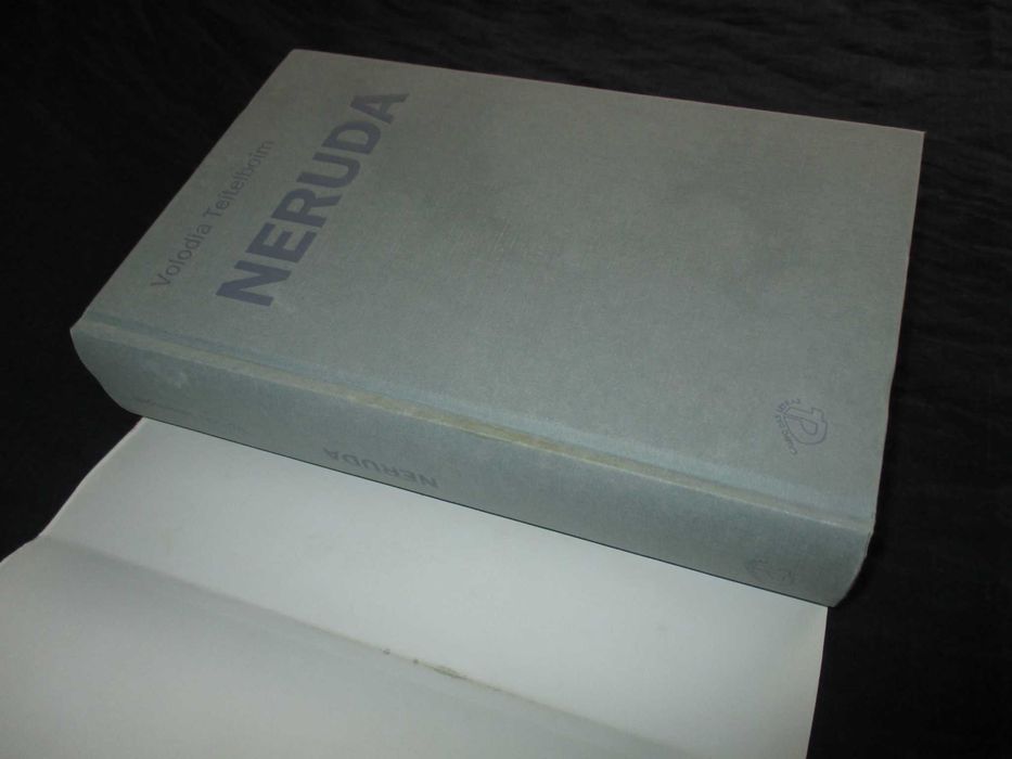 Livro Neruda de Volodia Teitelboim Campo das Letras