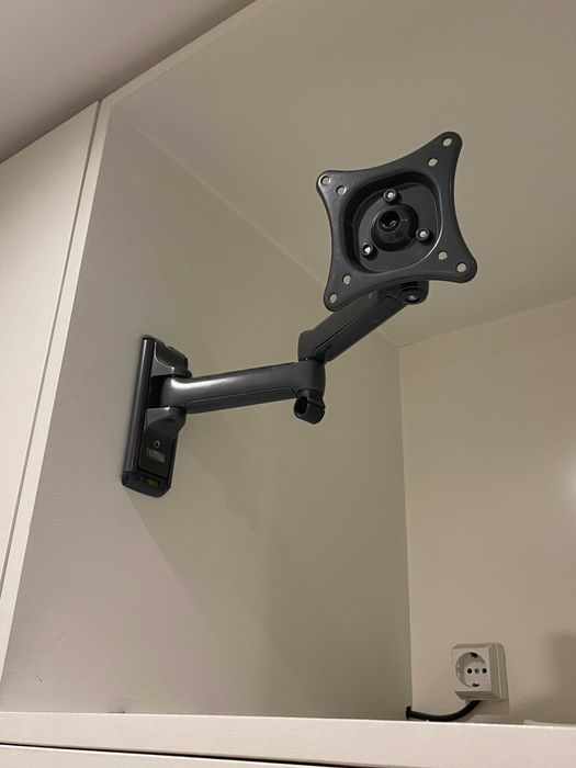 Samsung 23"novo com comando, base e apoio de parede