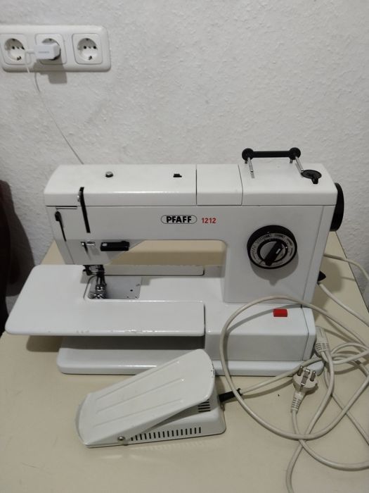 Швейная машинка PFAFF 1212